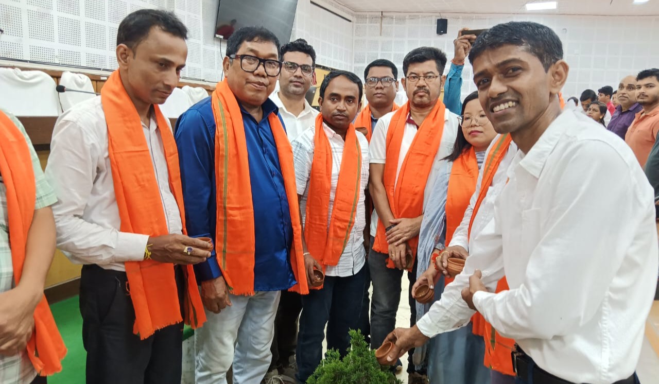 আমবাসায় স্বেচ্ছায় রক্তদান শিবির ও সচেতনামূলক কর্মসূচি