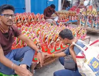 লক্ষ্মীপুজোর আবহে উৎসবের রঙ ধর্মনগর বাজারে, জমজমাট বিকিকিনি
