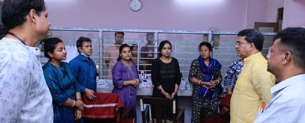 আইজিএম হাসপাতাল ও ডেন্টাল কলেজে সারপ্রাইজ ভিজিট মুখ্যমন্ত্রী ডাঃ সাহার
