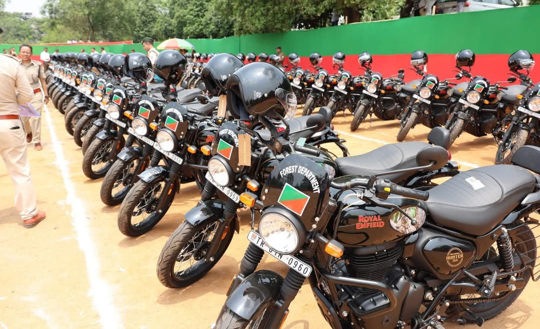 বনদস্যুদের লাগাম টানতে বনরক্ষীরা পেলেন ৫৮টি রয়েল এনফিল্ড বাইক