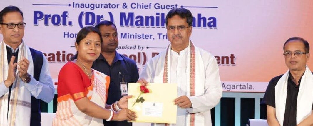 “রাস্তায় নামার প্রয়োজন নেই”— নিয়োগ নিয়ে বার্তা মুখ্যমন্ত্রীর, একসঙ্গে ৮৬৫ জনের চাকরি