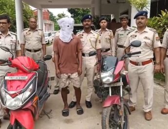 আগরতলায় চোর গ্রেফতার, উদ্ধার চুরি যাওয়া বাইক ও স্কুটি