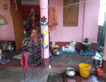 পুজোর মুখে পূর্ব চানমারিতে চোরের দৌরাত্ম্য,  পুলিশে আস্থা হারিয়ে রাত জেগে গ্রাম পাহারায় এলাকাবাসী